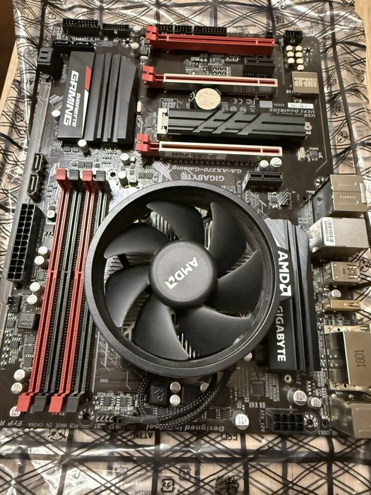 Placa de baza gygabite ax370 cu procesor ryzen 5 2600