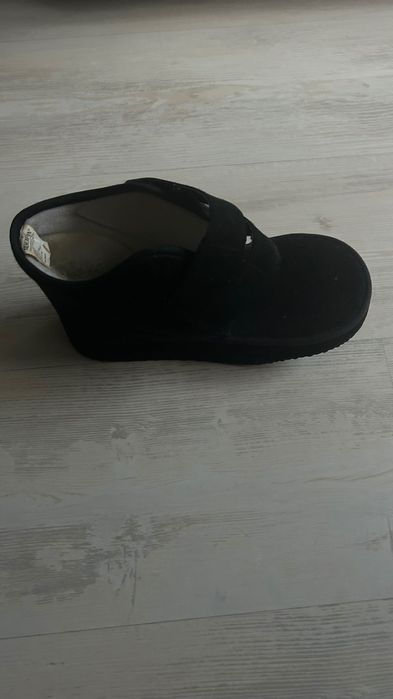 Постоперативна обувка ( след оперативна )