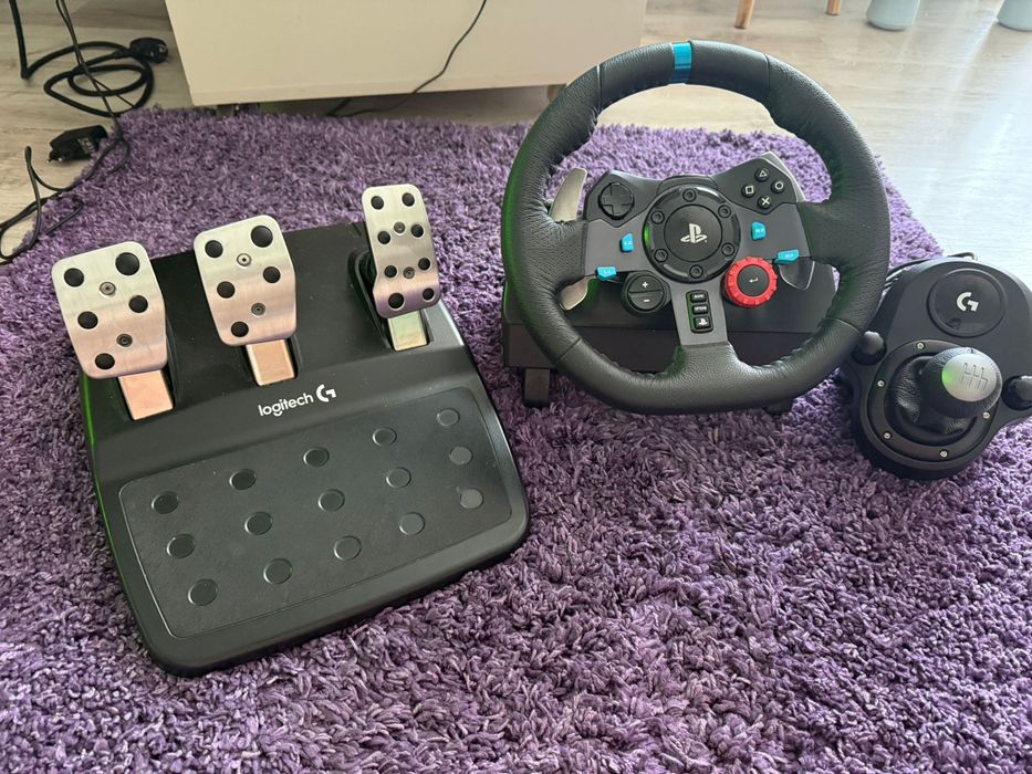 Vand volan logitech g29 + schimbator, in stare excepționala