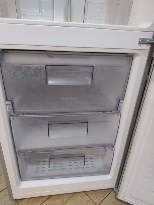 Vând frigider, combina frigorifica arctic