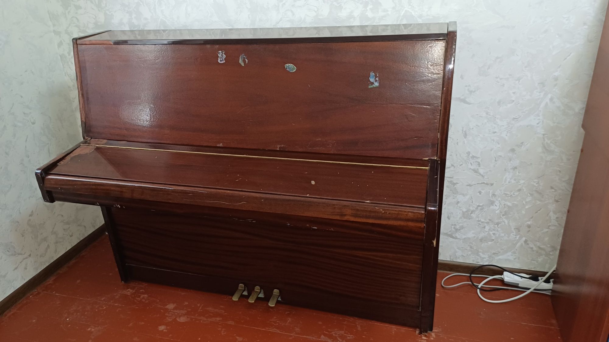 Срочно Пианино "Рига" сотилади. Pianino sotiladi. Настройка килинган.