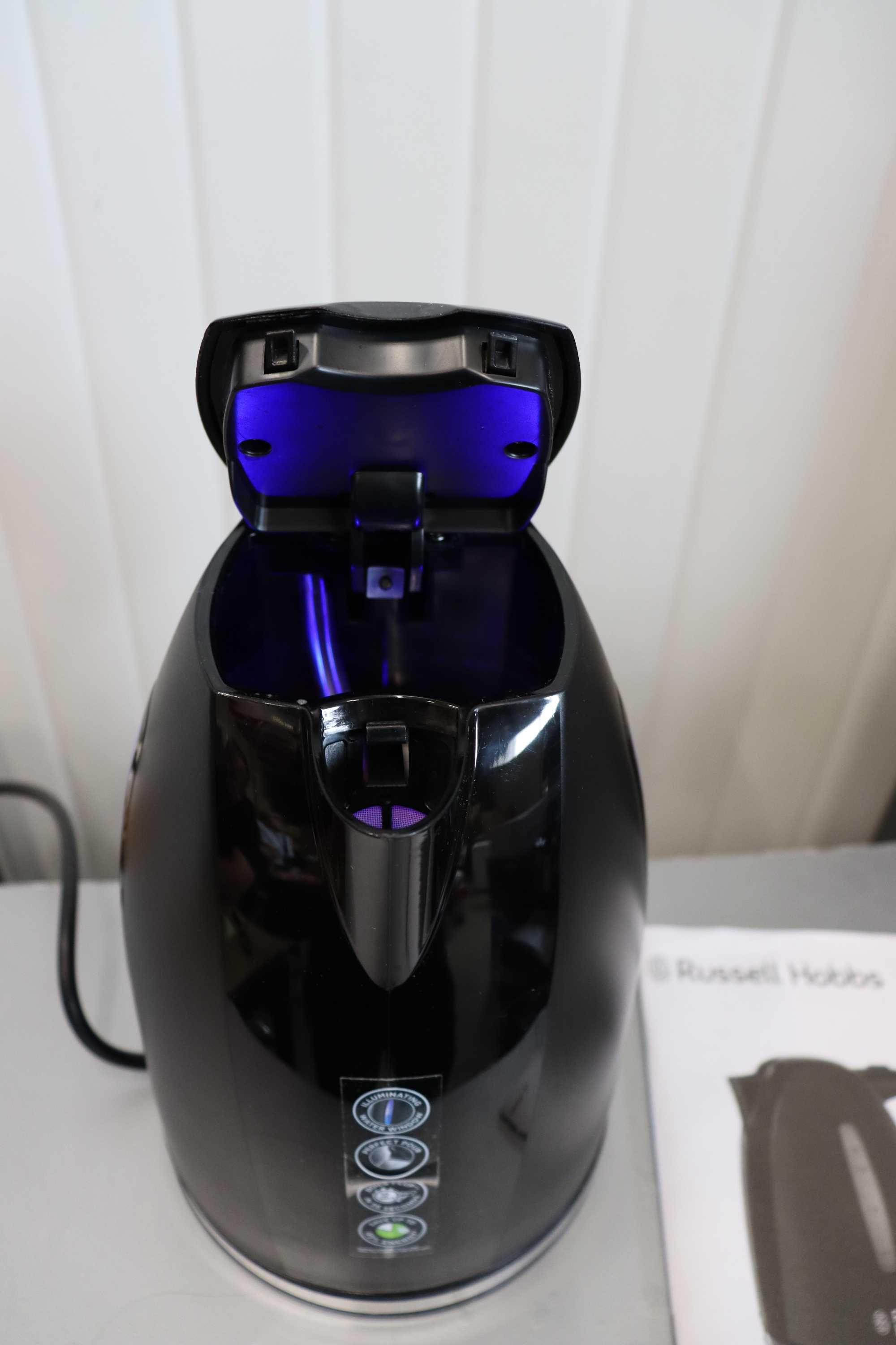Кана Russell Hobbs, 240 W, 1.7 l, черен