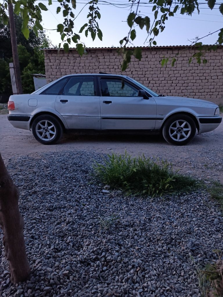 Audi 80 B4 Bochka