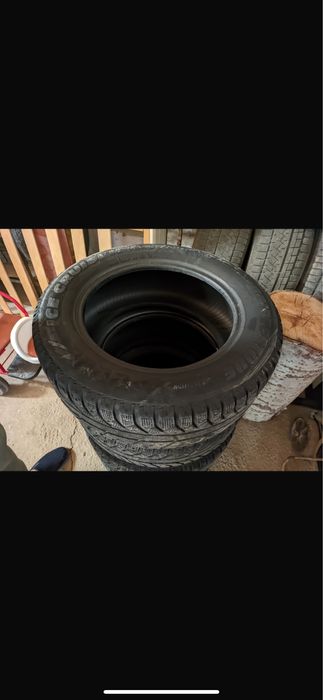 шины BRIDGESTONE 215/60/16 в хорошем состояние