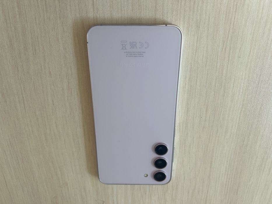 Продавам Samsung Galaxy S23+ 512/8GB