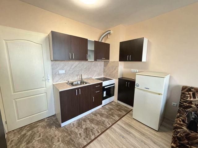 Дава се под наем Едностаен апартамент в Бургас, Меден рудник - зона В - 39 кв.м за 255 € - Снимка #1