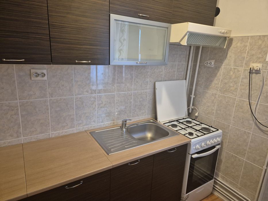 Închiriez garsonieră