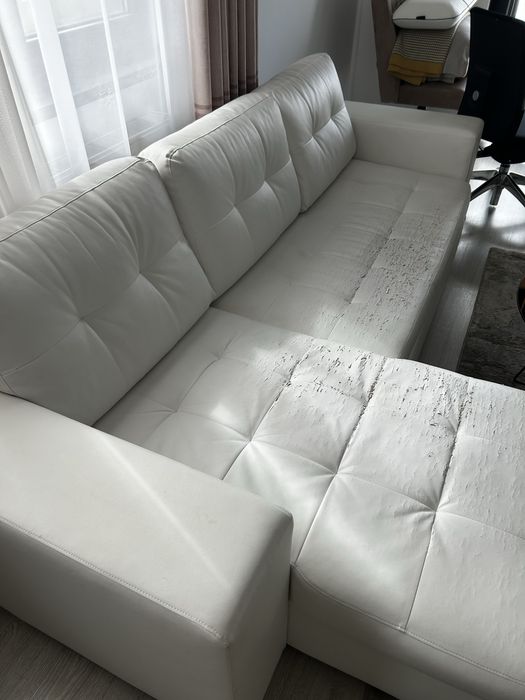 Canapea colt extensibila din piele alba