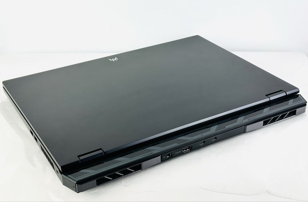 Acer Predator Helios 18 Intel Core i9-13900HX 32RAM 2TB SSD RTX 4080