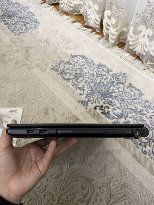 Срочно продаётся ноутбук Acer Aspire E1 series