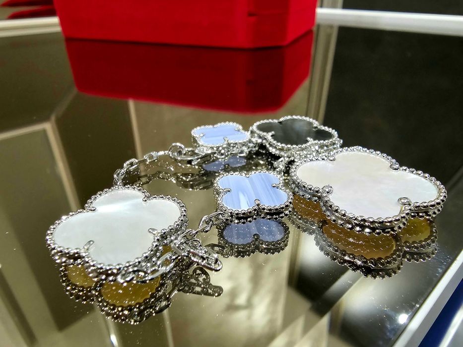Van Cleef & Arpels VCA 5 Silver Mother Magic Alhambra Дамска Гривна
