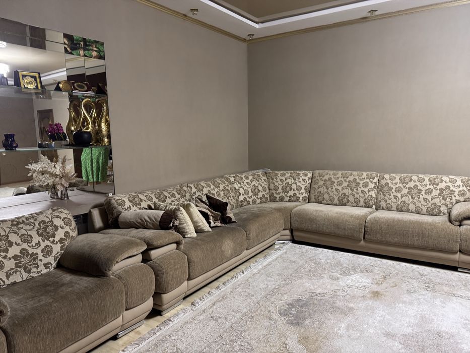 Мягкий уголок для гостинной