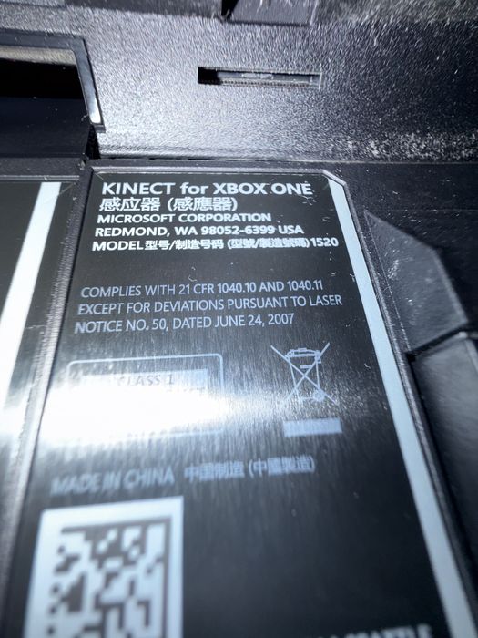 xBox One (1540) + senzor Kinect + 1 consolă wireless