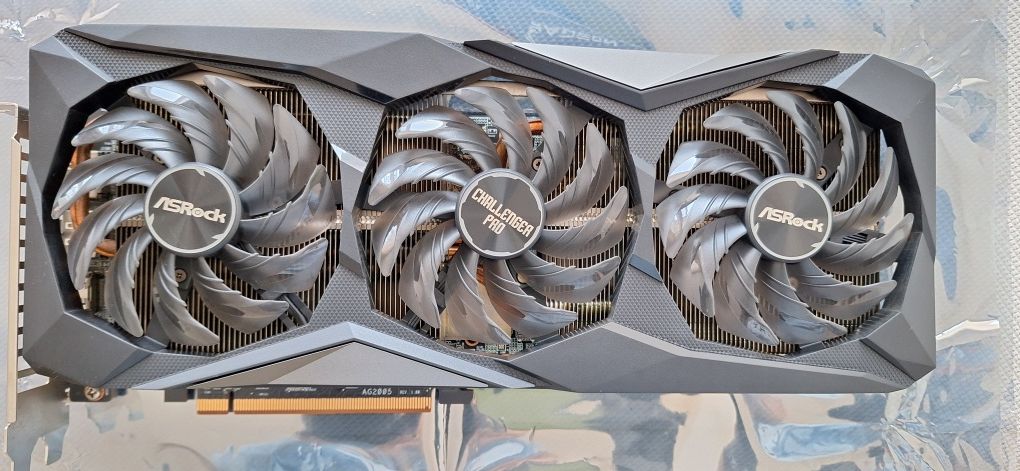 Vand placa video XT 6700 Challenger Pro 12gb impecabila