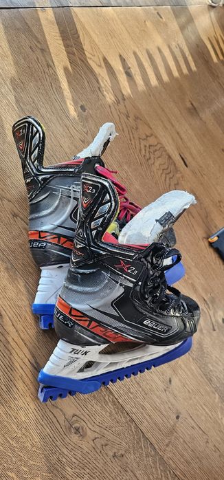 Коньки хоккейные