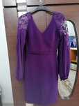Rochie elegantă mov – cu mânecă lungă și detalii din dantelă