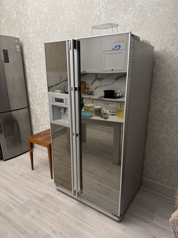Холодильник Samsung side by side