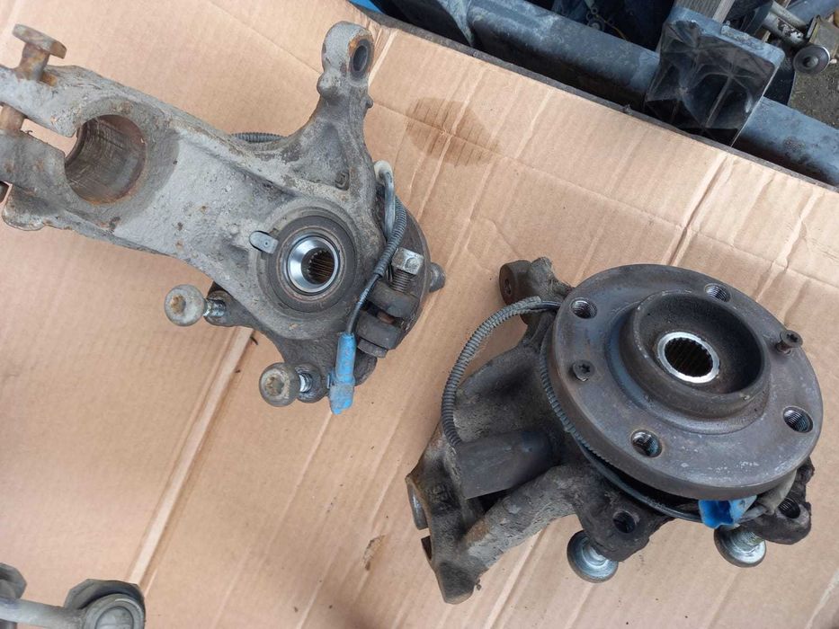 Citroen C3 C4, fuzeta completa cu rulment si senzor ABS