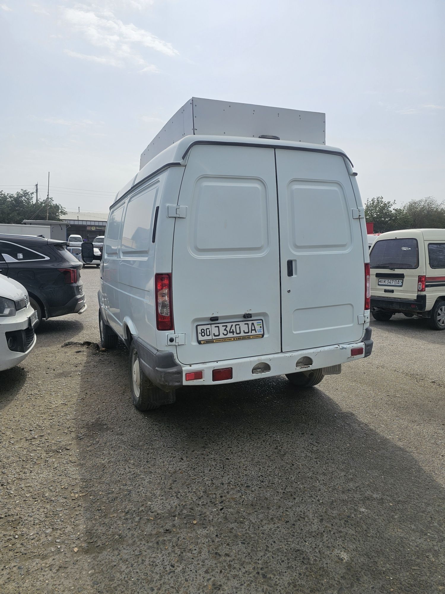Holati idealni.hamma joyi radnoy bir kishi haydagan ozimizni mashina