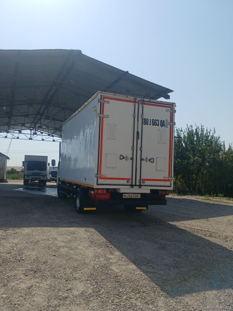 Isuzu yuk mashinasi