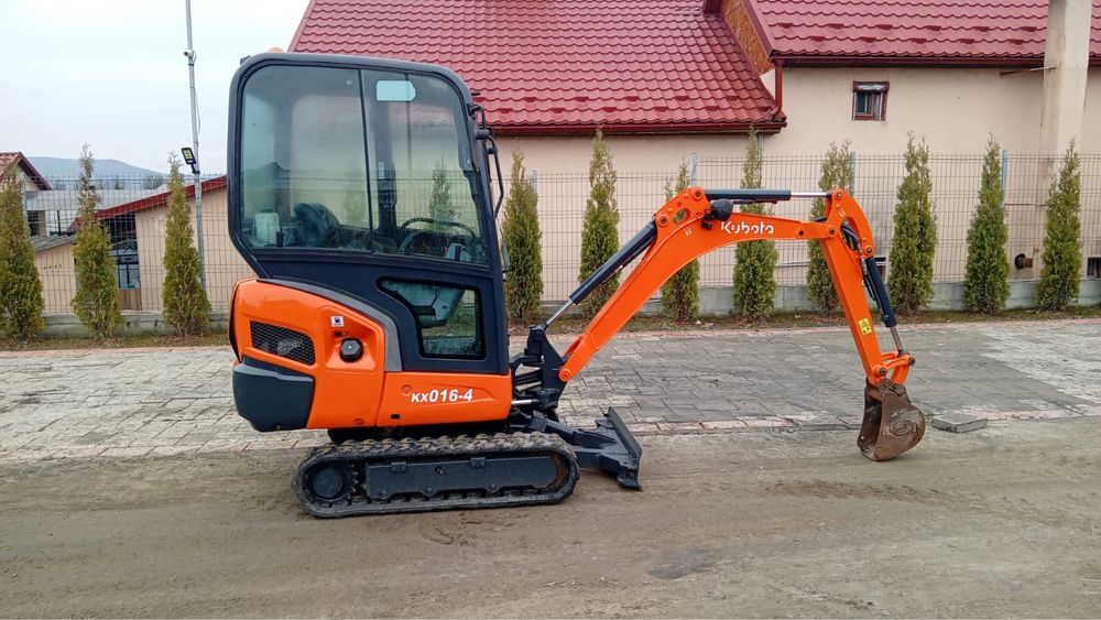 Miniexcavator kubota 1800 kg an 2017