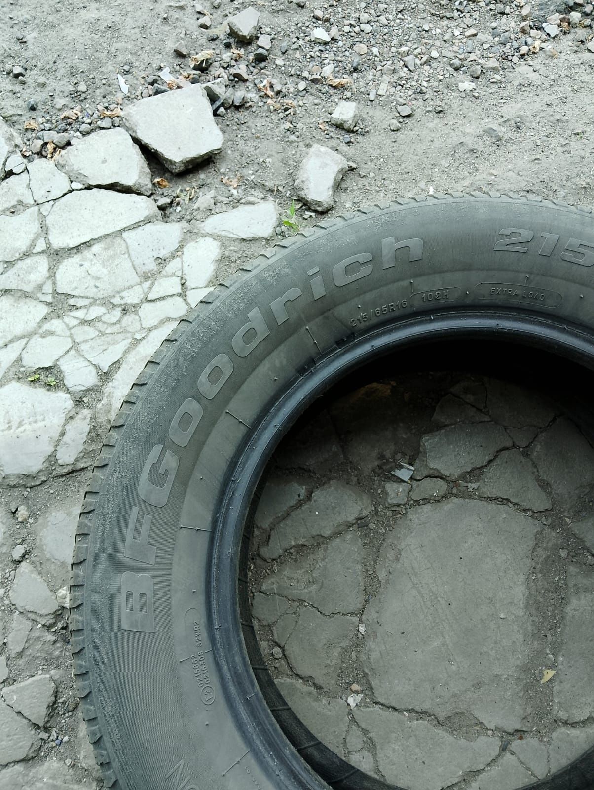 Продам  Шины  б / у .