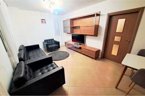 Дава се под наем Тристаен апартамент в Варна, Бриз - 150 кв.м за 850 € - Снимка #3