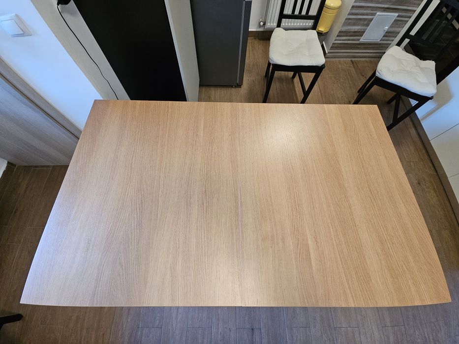 Masa bucatarie  Ikea 140/220 x 84 cu 4 scaune si 2 seturi perne