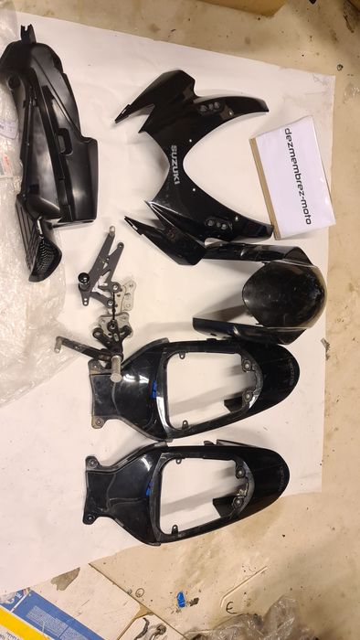 Suzuki GSXR 600 k6 K7  anul 2006 2007 carena față  aripa codita