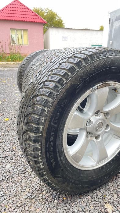 Продам комплект шин на дисках