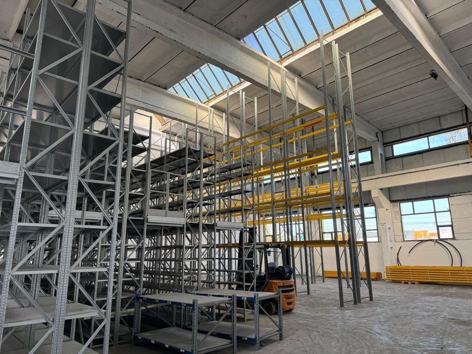 vând rafturi metalice industriale montabile și demontabile