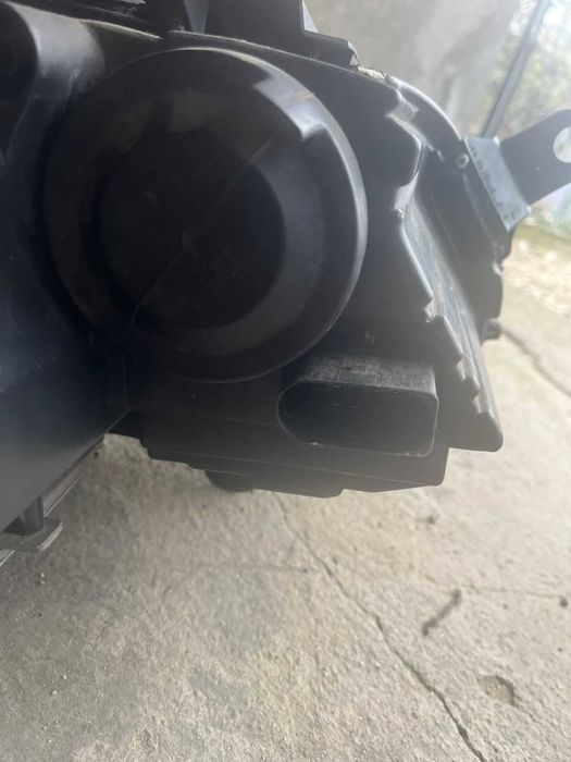 Far stanga passat B7 BI-XENON 2012