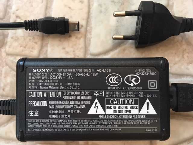 Устройство зарядное Sony AC-L15B adapter