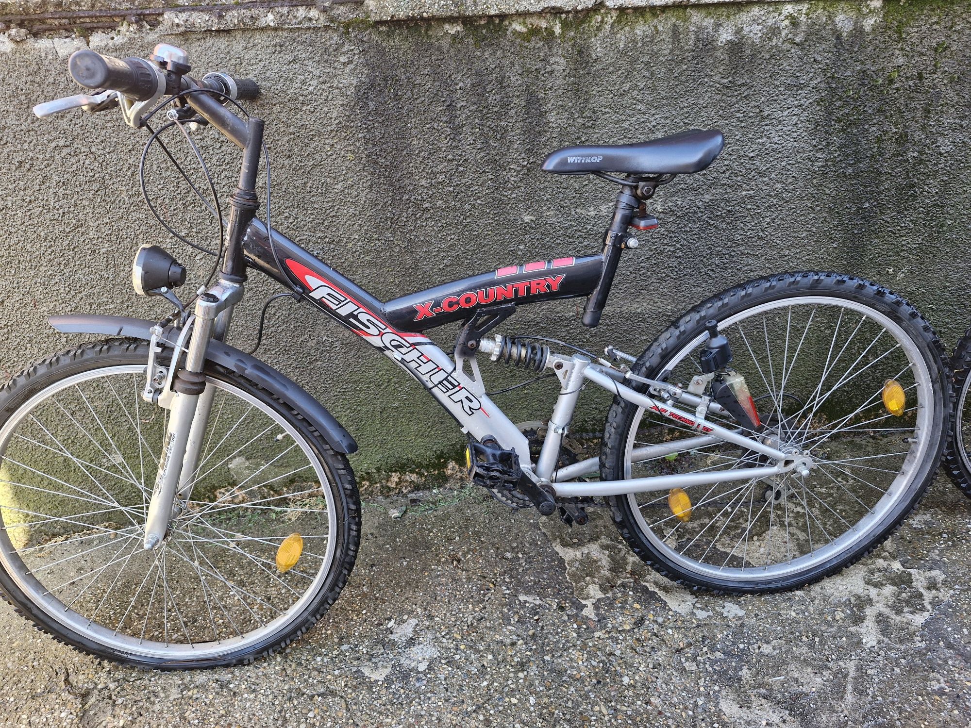 Vand 2 biciclete 800 de lei