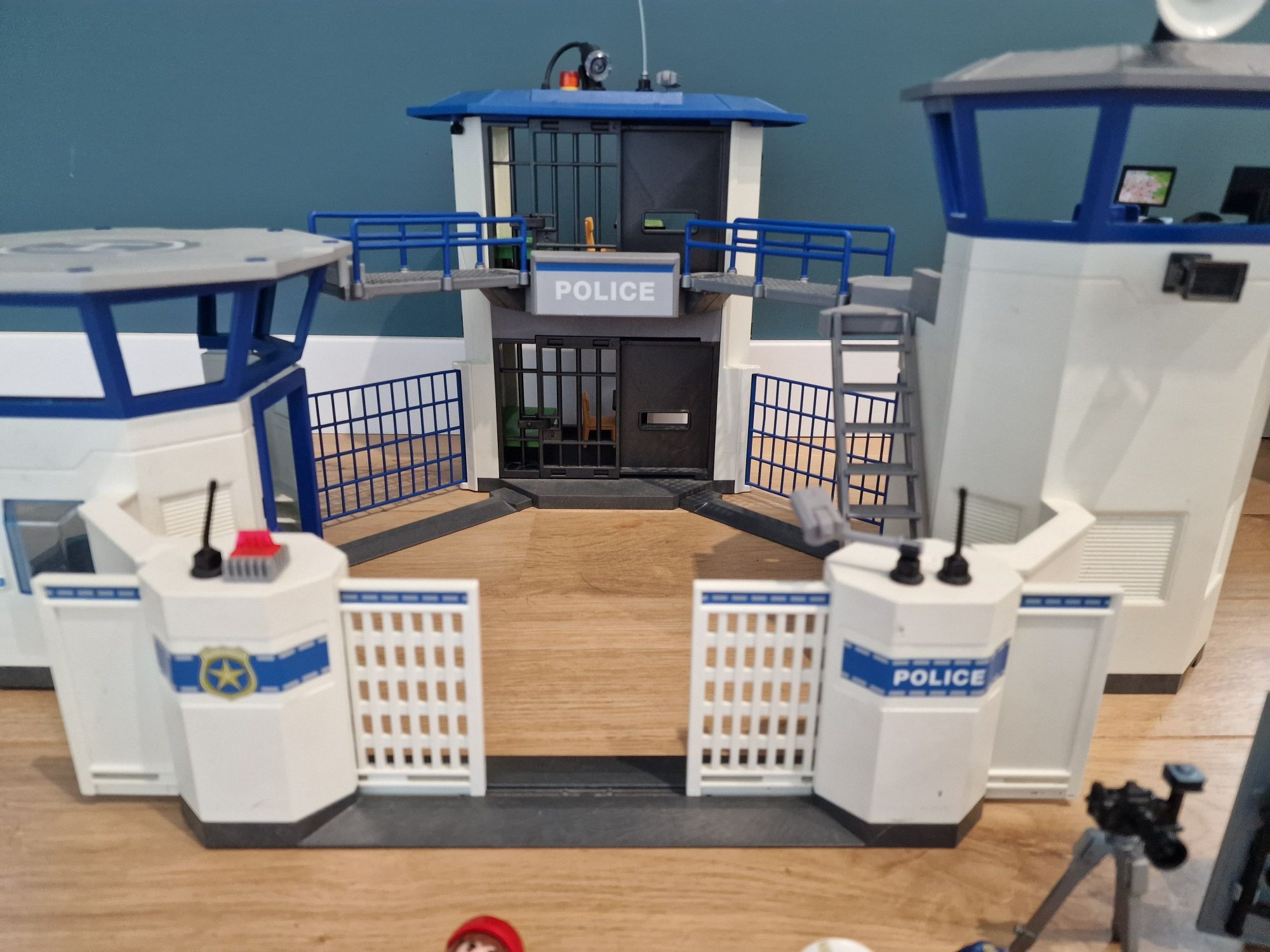 Playmobil city - полицейско управление със затвор