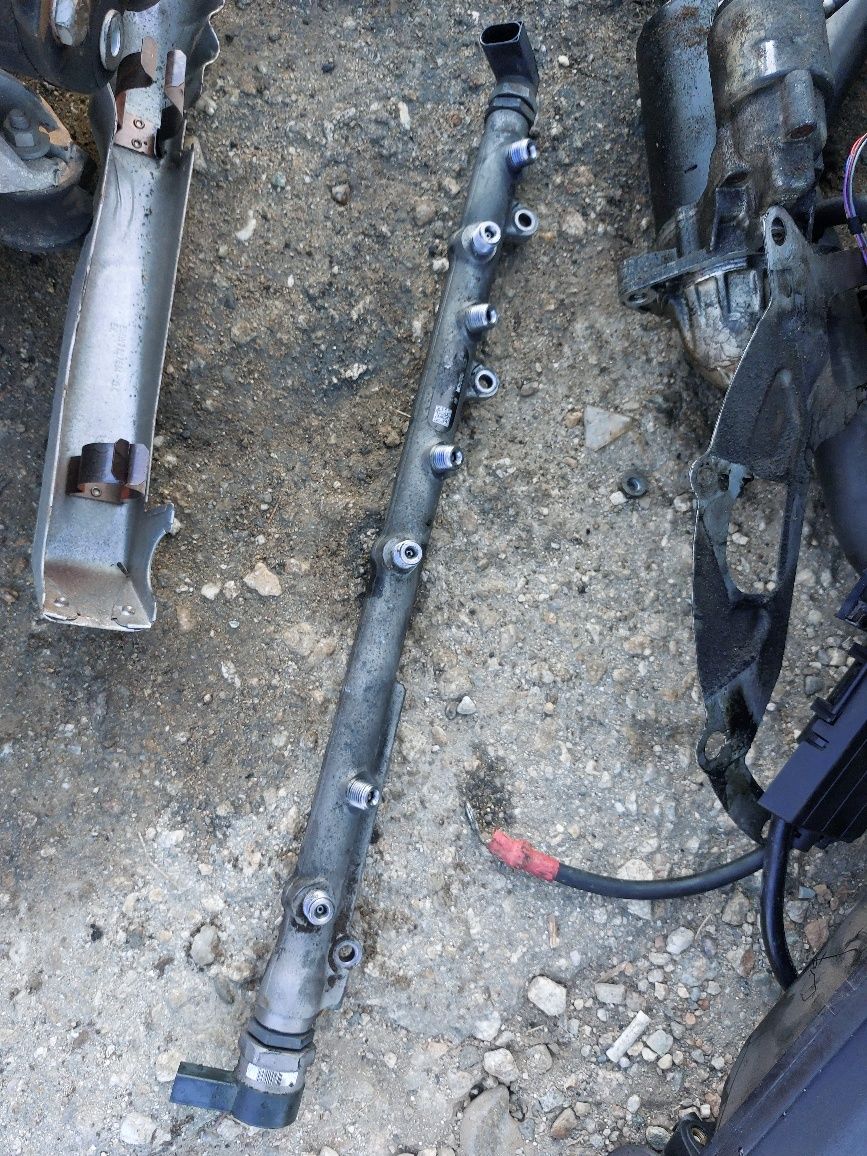 Горивна рейка е93 бмв  3.0д 231кс m57 bmw e93 3.0d