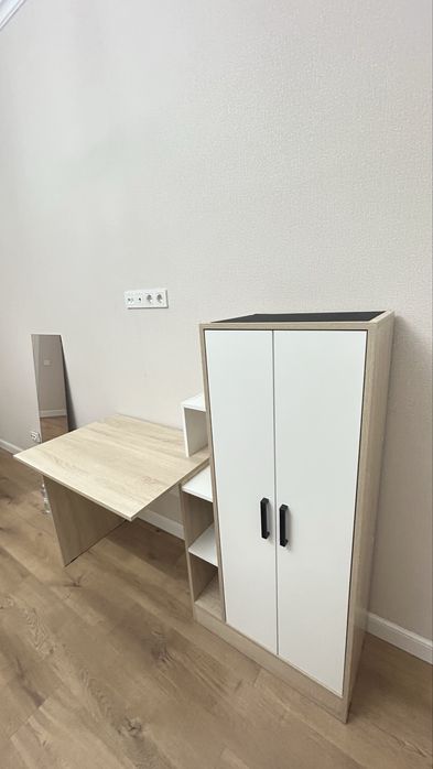 Шкаф со столом и полочками