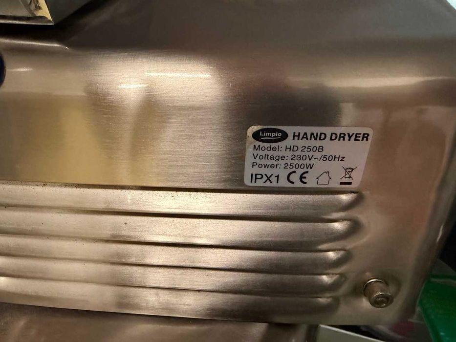 Uscator maini Limpio