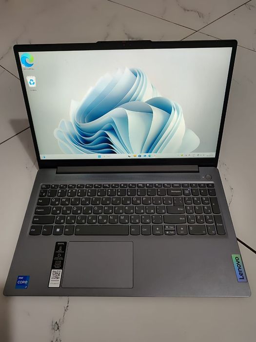 Ноутбук  Lenova Idea pad Slim 3