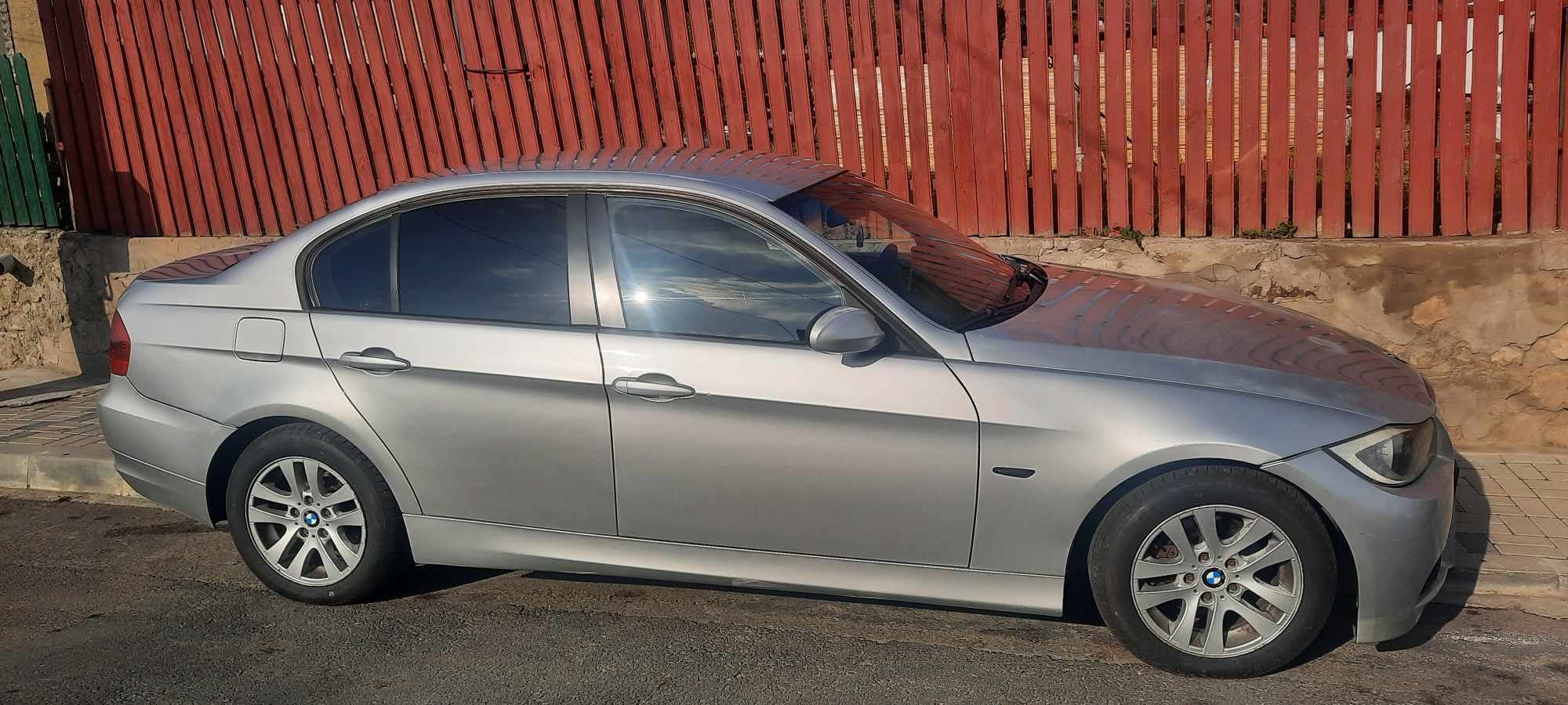 BMW e90 318d (2.0)