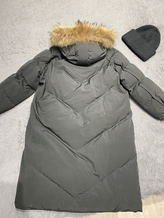 Продам зимниюю удлиненную куртку.