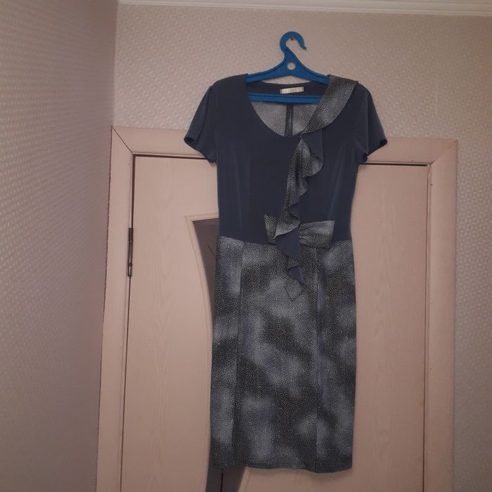 Продам новые женские платья и блузку