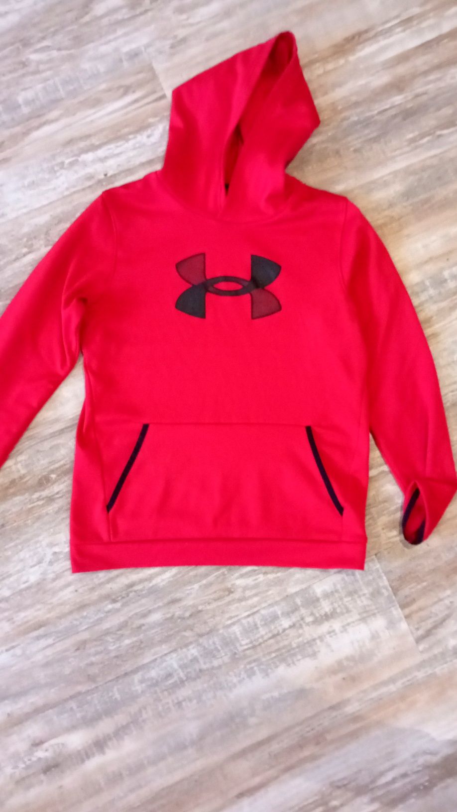 UNDER ARMOUR‼️‼️Суичър M Размер уникален цвят