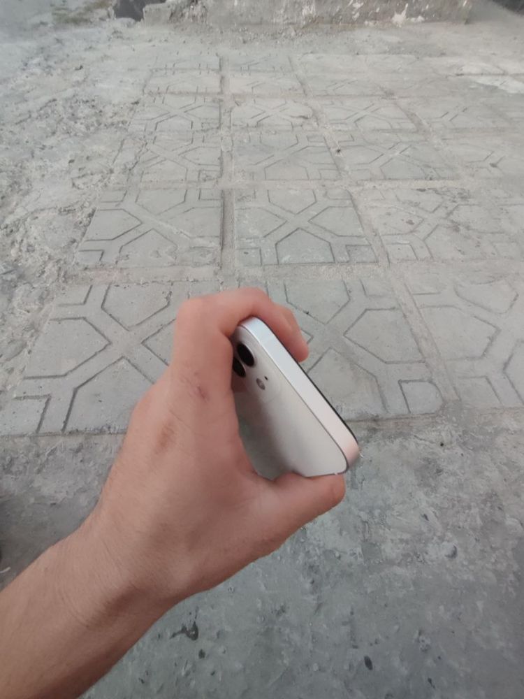 Iphone 12 oq chotki holatda