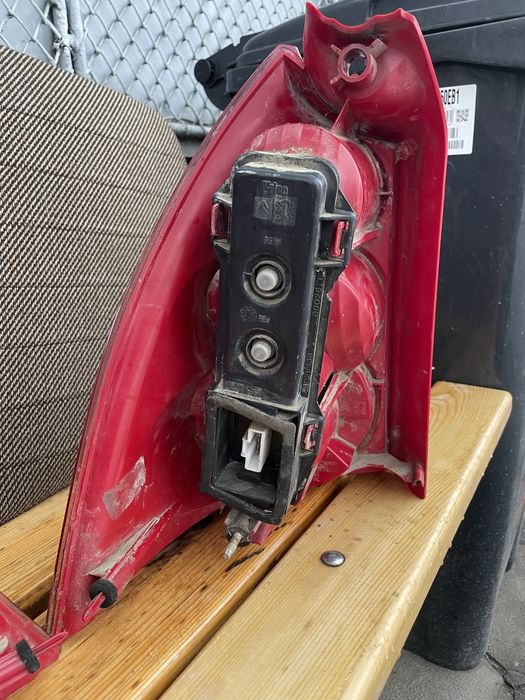 Оригинален Стоп за пежо 307sw комби цената е за 1-брой наличен е левия