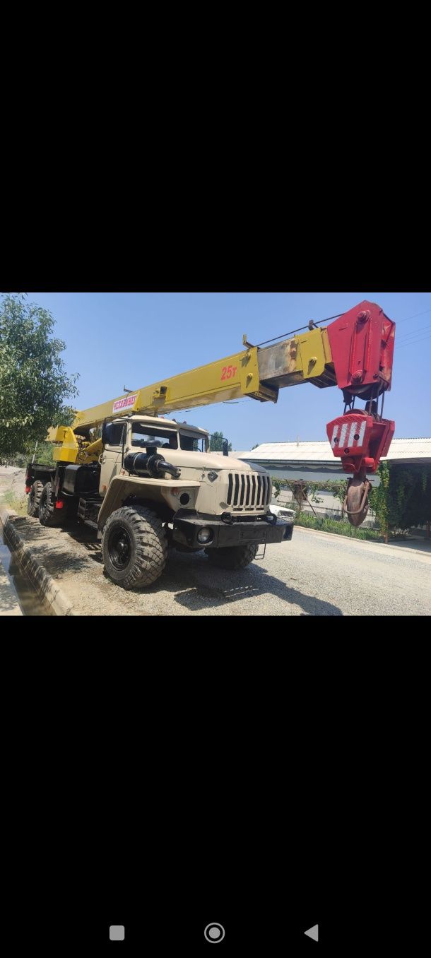 Avtokran chelyabn 25 t