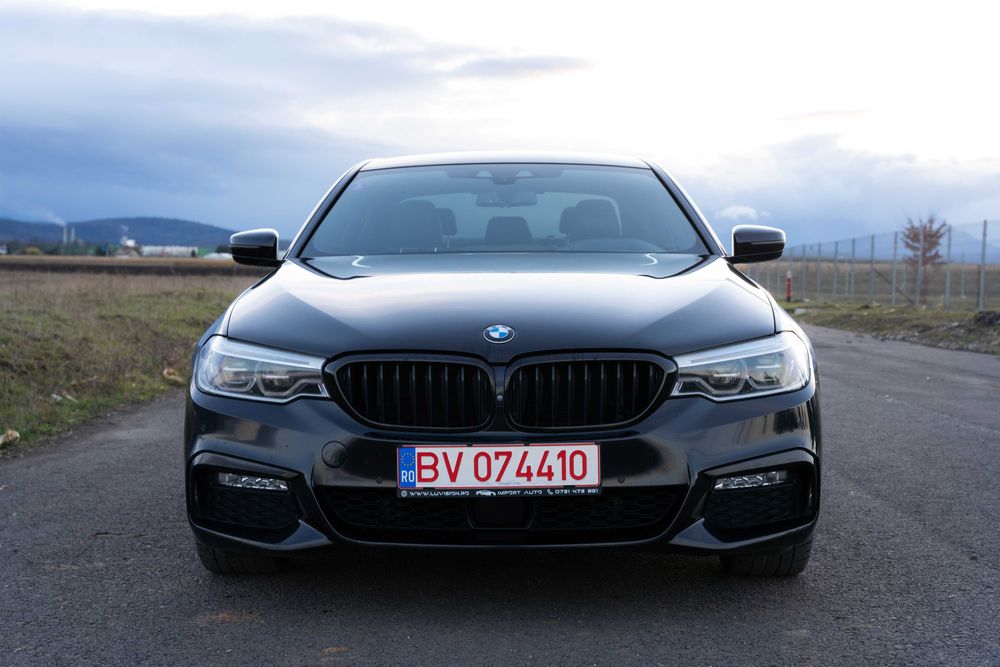 BMW Seria 5 G30 530e 252cp Pachet M, LED, 360, Head Up, Frane M, R19