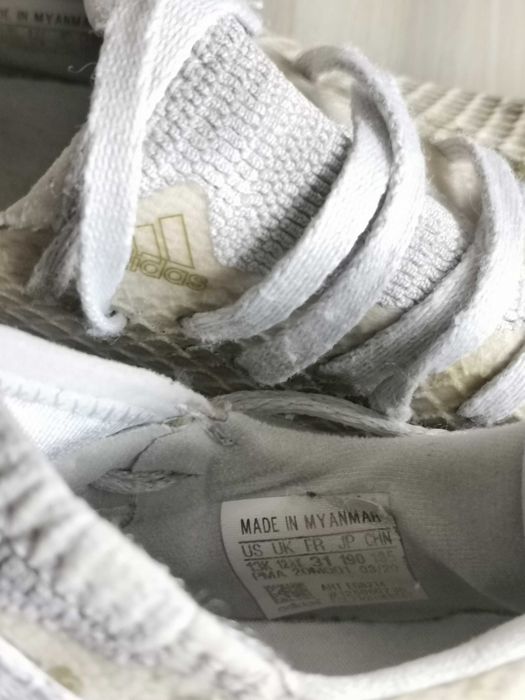 Футболни обувки Адидас