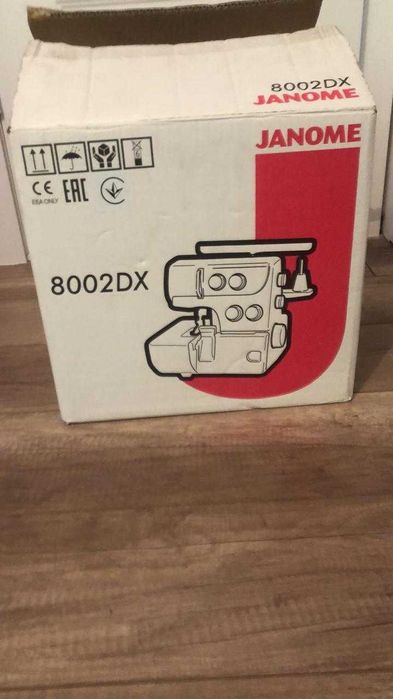 Janome 8002 DX  оверлок