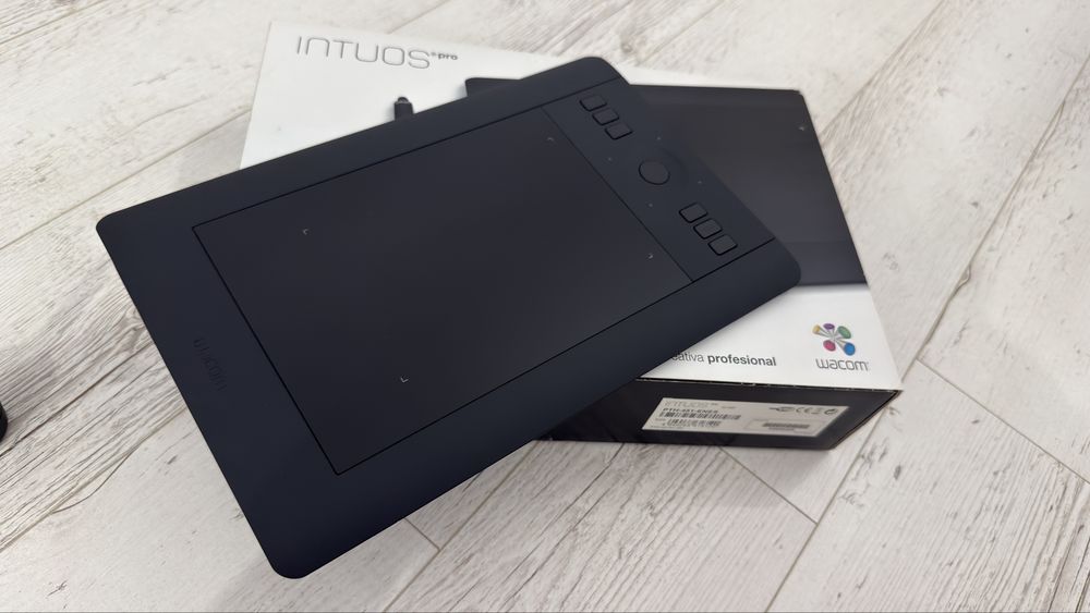 Tableta Grafica Wacom Intuos PRO